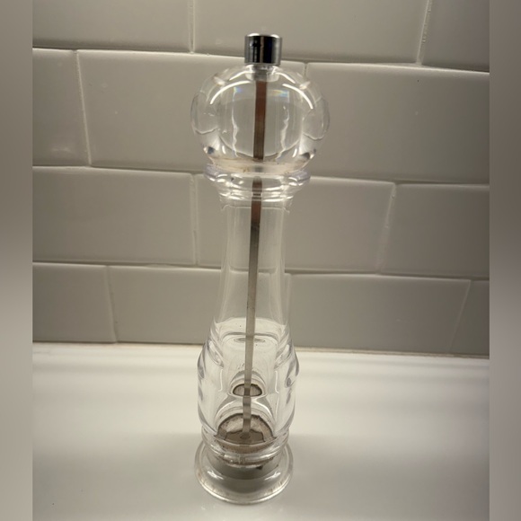 Williams Sonoma Pepper Shaker - Picture 2 of 4